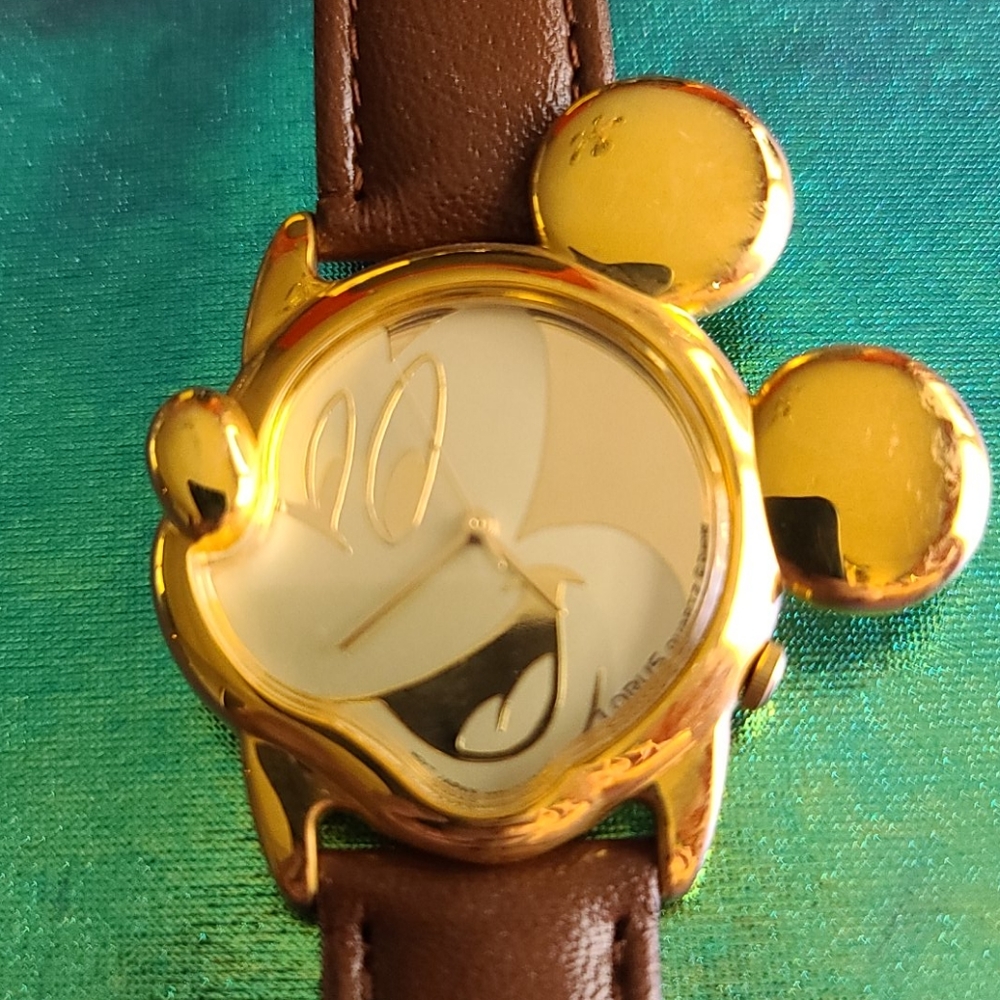 Watch - Picture 3 of 3